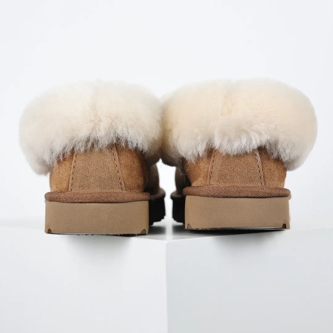 Pick up locally 💰520 The core recommendation is good price UGG Tazite slip-on lazy slippers series Maroon Xiaohongshu hot model Henan Longfeng leather production Sheepskin integrated top quality in the market 2-3 cm cashmere insole to keep warm in winter and suitable for home use UUG has launched a style series in the new year, which is partially geared towards the preferences of young consumers and has also moved to the forefront of fashion trends. Shoe body material Water-repellent coated suede upper 17mm UGGPURE™ implanted wool insole Lightweight non-slip comfortable rubber outsole With brand LOGO Trademark Comes with full packaging Size: 35 36 37 38 39 40